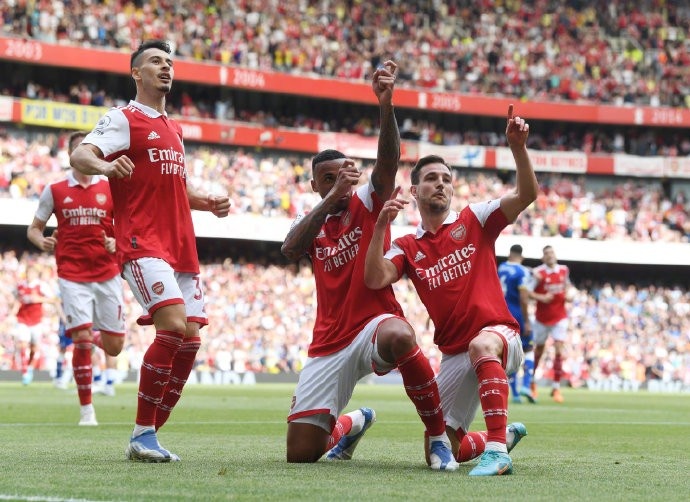 英超焦点战：布伦特福德vs曼联，阿德巴约对C罗巅峰对决